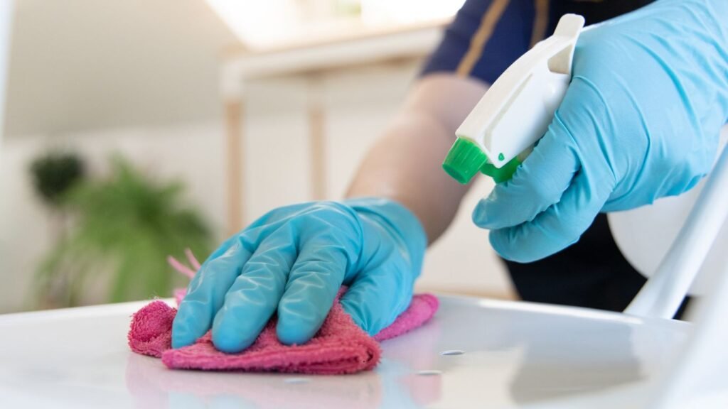 Deep Residential Cleaning Services shall be the house gainer from scrapes to splashes.